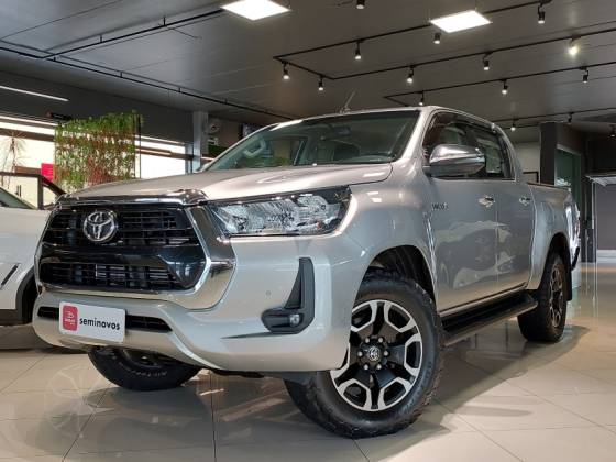 TOYOTA HILUX 2.8 D-4D TURBO DIESEL CD SRV 4X4 AUTOMÁTICO
